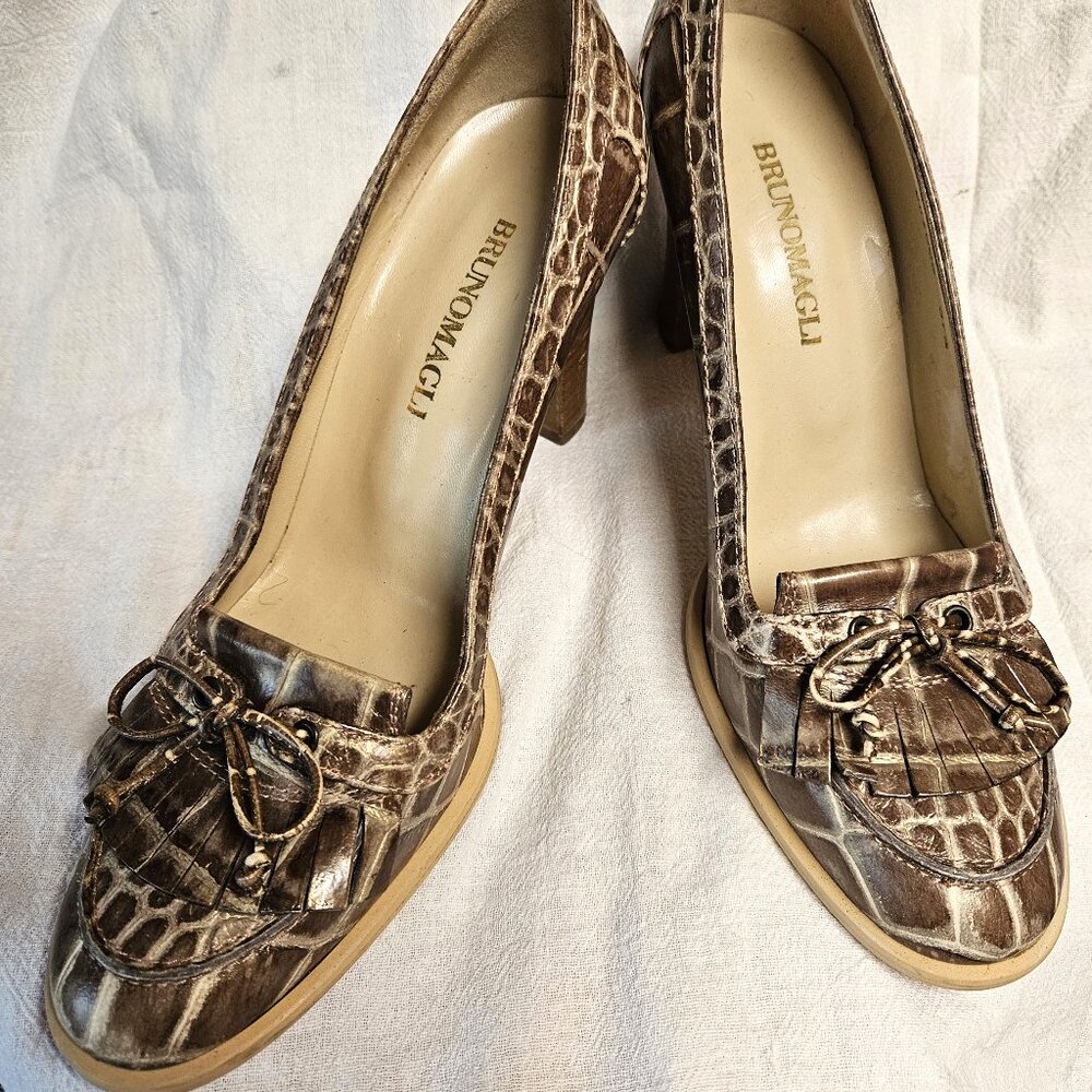 Bruno Magli croc-print fringed ghillie loafer-style heels sz 7.5 Italy orig $375